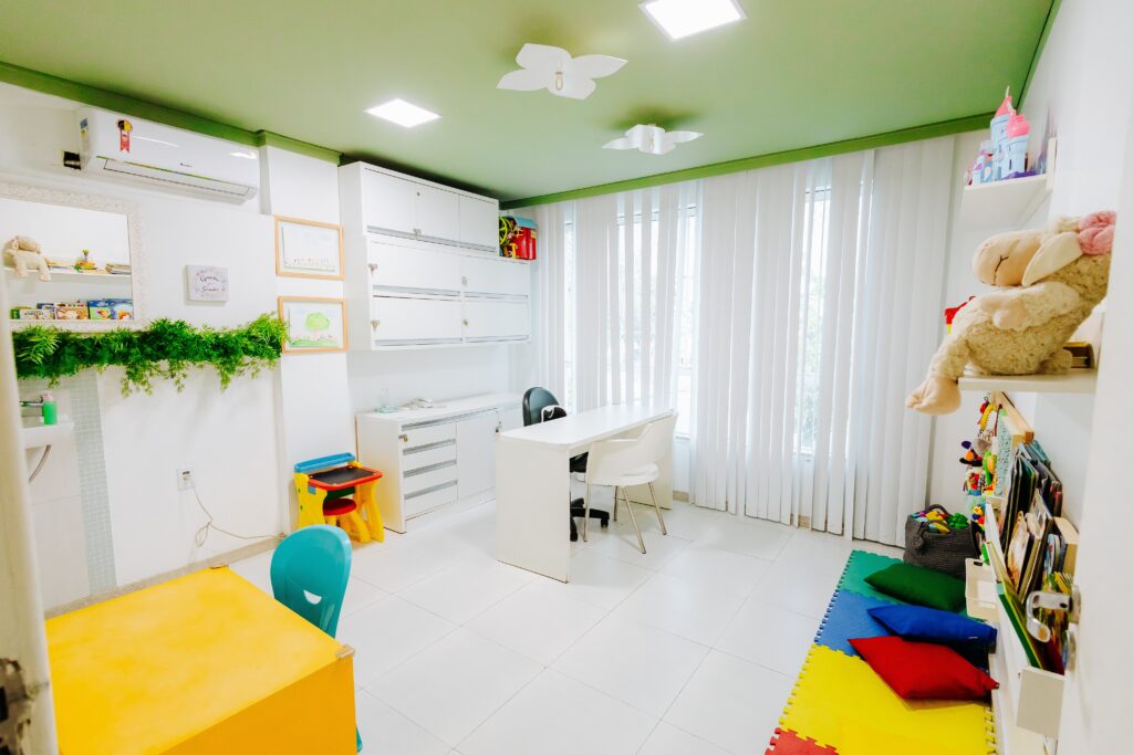 Ambiente terapêutico para desenvolvimento infantil na Clínica Elo Aracaju